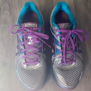 Brooks Gts 17